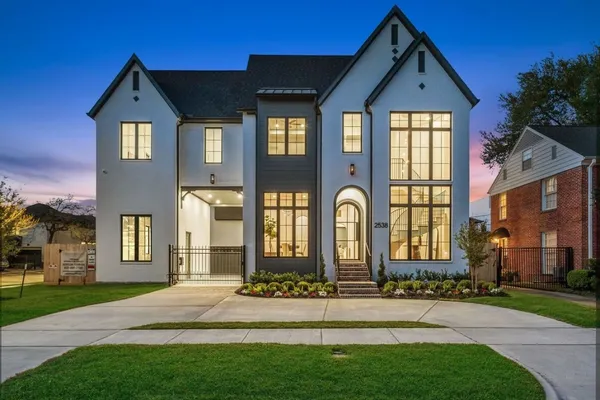 $2,850,000 | 2538 Addison Road, Houston, TX 77030