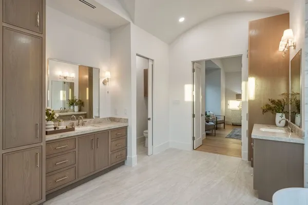 $2,850,000 | 2538 Addison Road, Houston, TX 77030