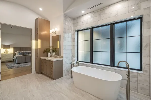 $2,850,000 | 2538 Addison Road, Houston, TX 77030