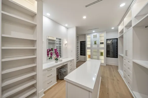 $2,850,000 | 2538 Addison Road, Houston, TX 77030