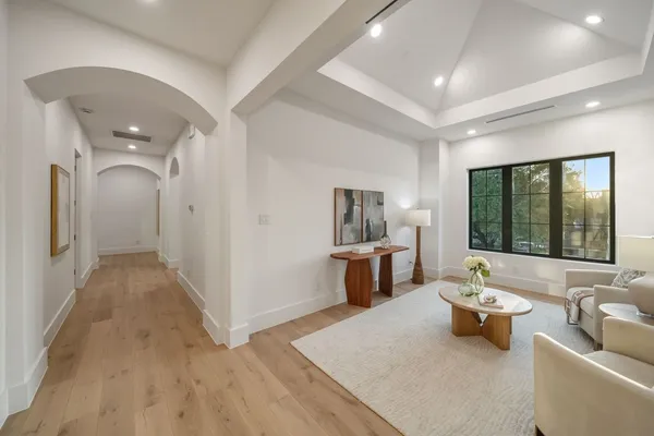 $2,850,000 | 2538 Addison Road, Houston, TX 77030