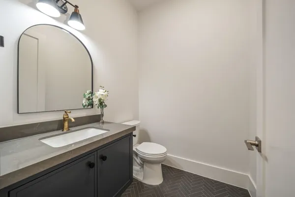 $2,850,000 | 2538 Addison Road, Houston, TX 77030