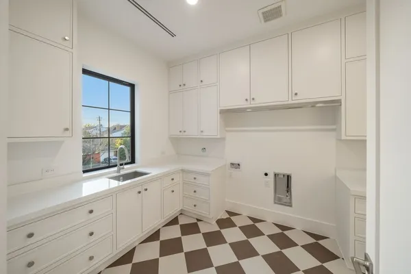 $2,850,000 | 2538 Addison Road, Houston, TX 77030