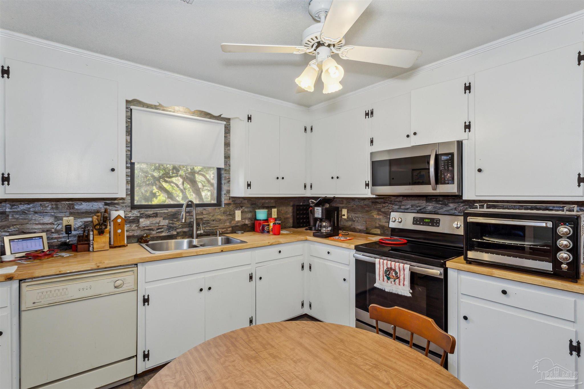 7665 Lund Road Milton, FL 32570 - Photo 4 of 46 Gallery Image 4