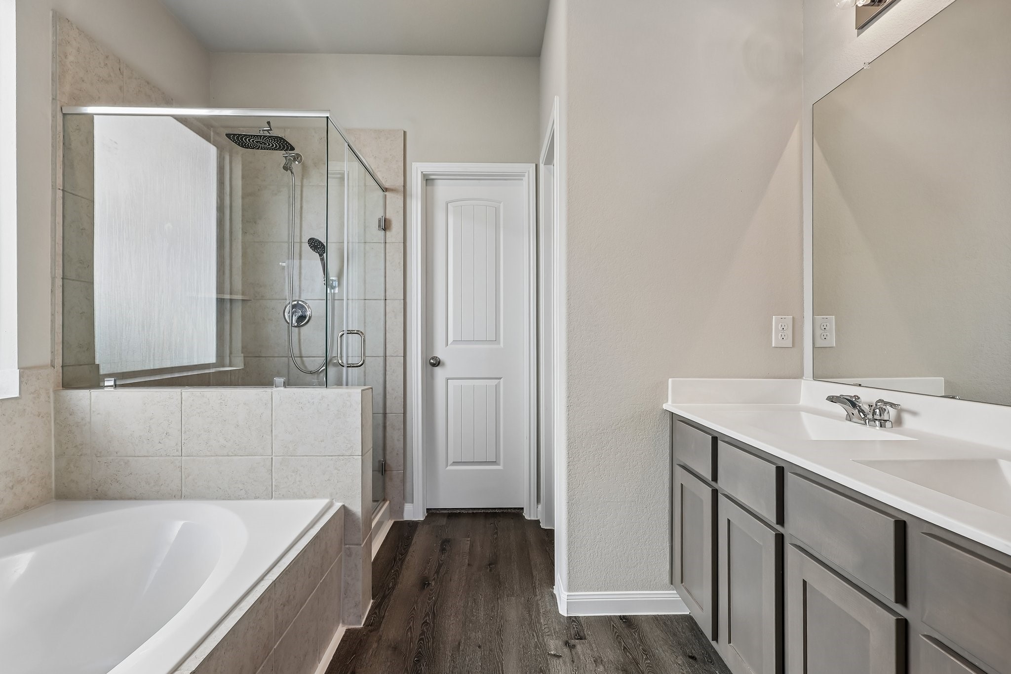 2903 August Mist Court Conroe, TX 77304 - Photo 18 of 40 Primary bathroom