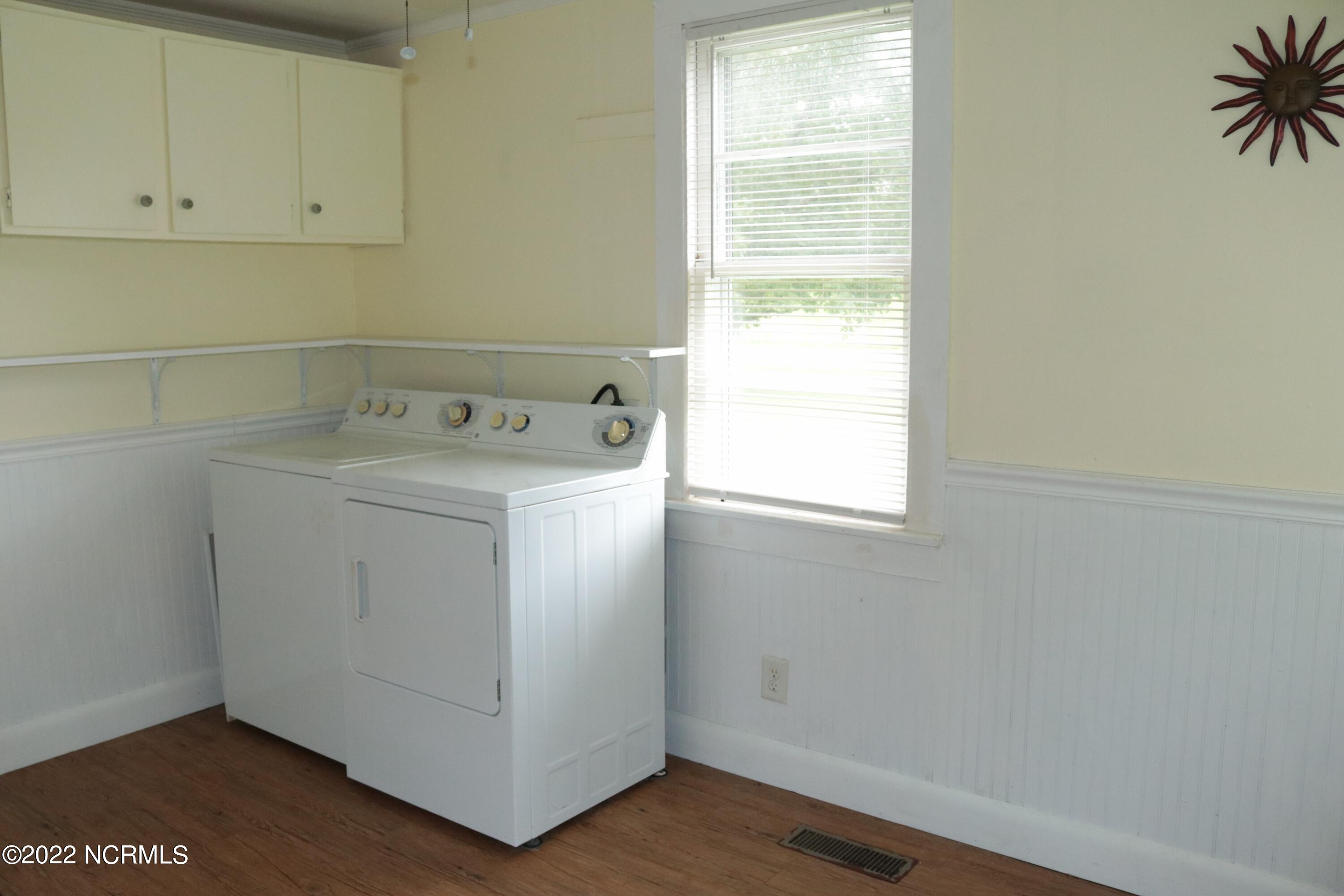 115 Hummingbird Lane Atkinson, NC 28421 - Photo 14 of 14 Laundry