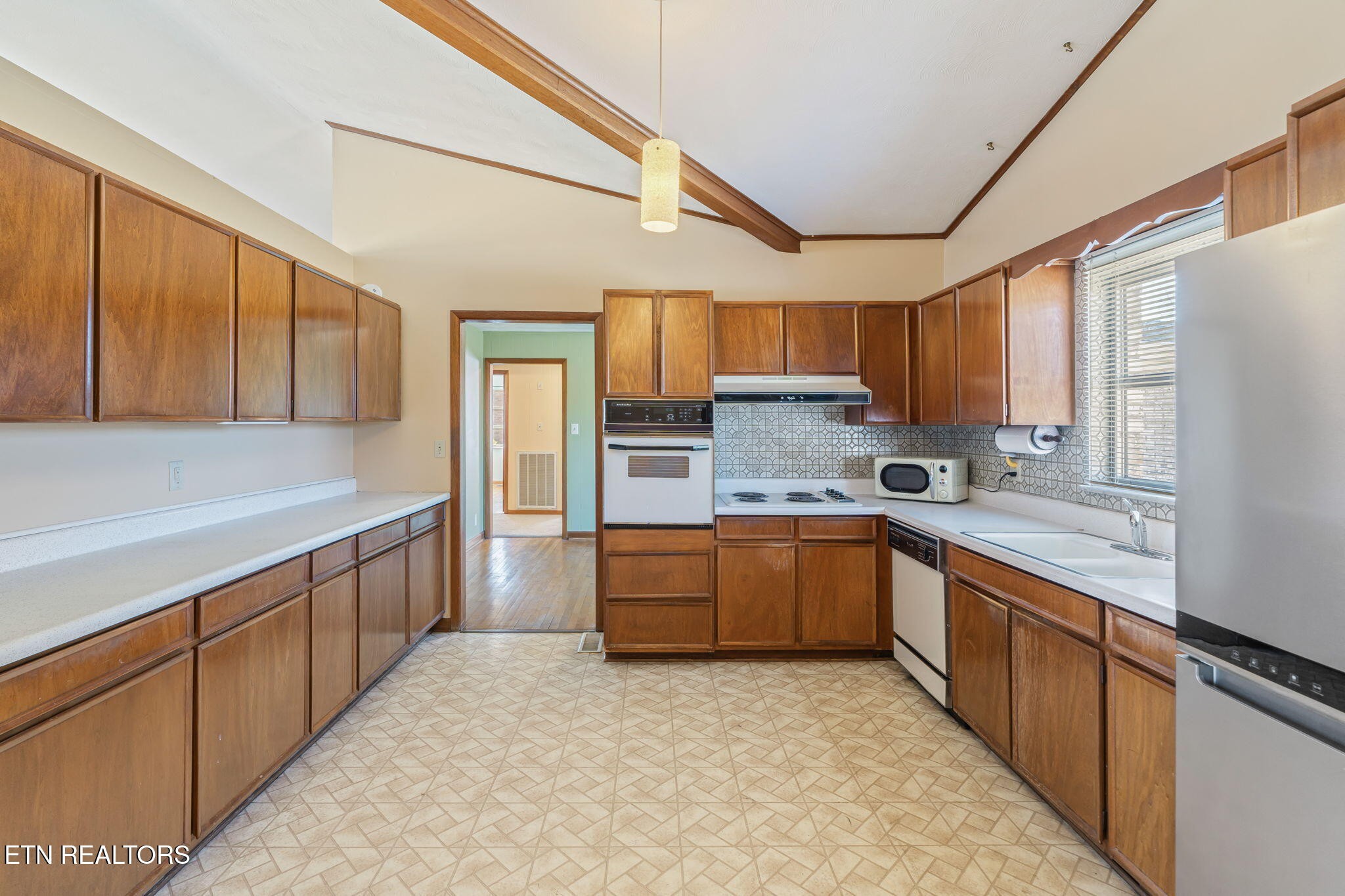 7237 Oakmeade Road Powell, TN 37849 - Photo 12 of 31 Gallery Image 12