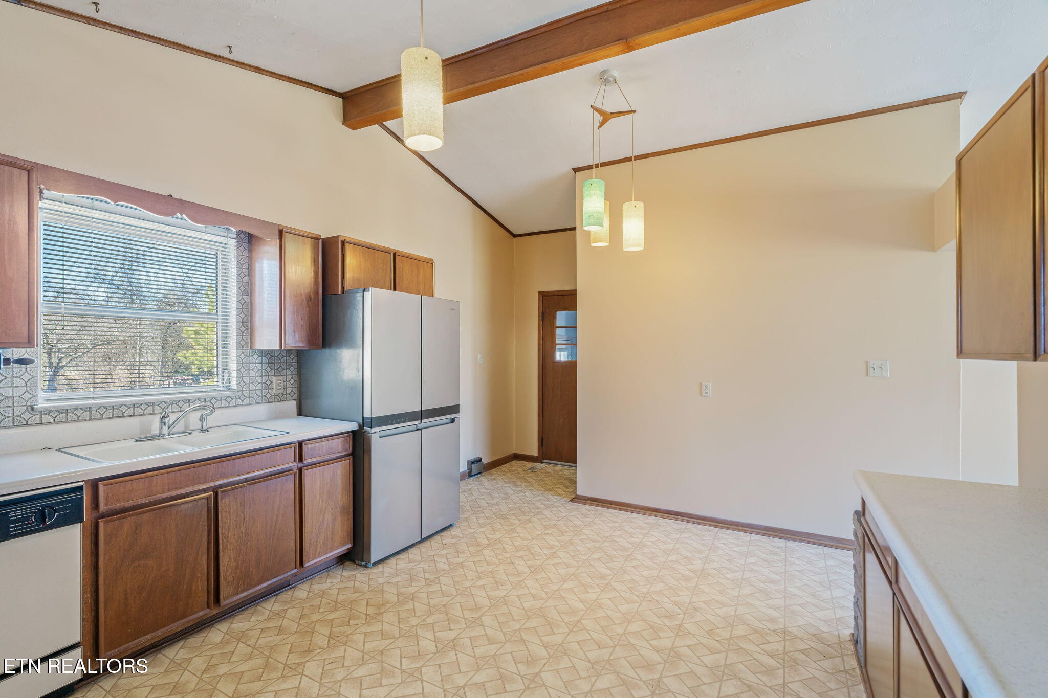 7237 Oakmeade Road Powell, TN 37849 - Photo 13 of 31 Gallery Image 13