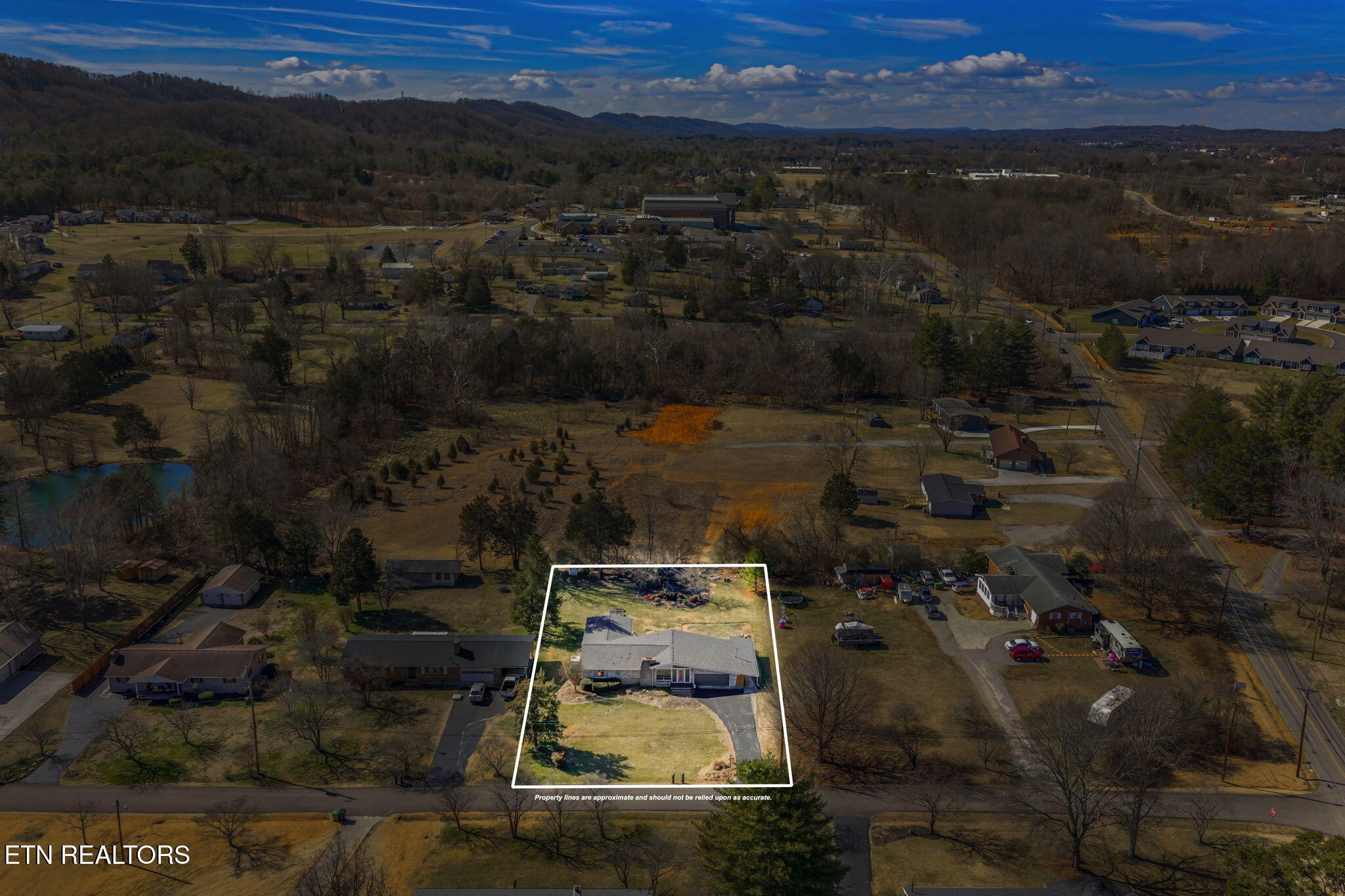 7237 Oakmeade Road Powell, TN 37849 - Photo 5 of 31 Gallery Image 5