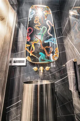 $2,000,000 | 4 East 51st Street, Kansas City, MO 64112