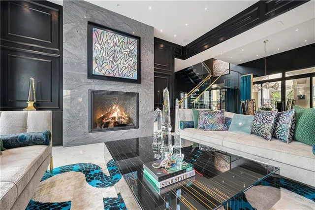 $2,000,000 | 4 East 51st Street, Kansas City, MO 64112