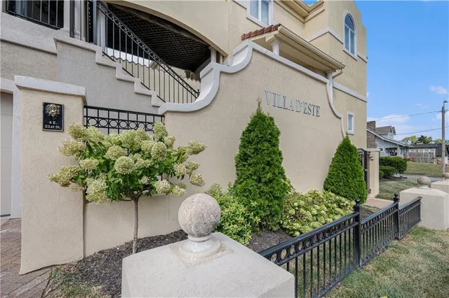 $2,000,000 | 4 East 51st Street, Kansas City, MO 64112