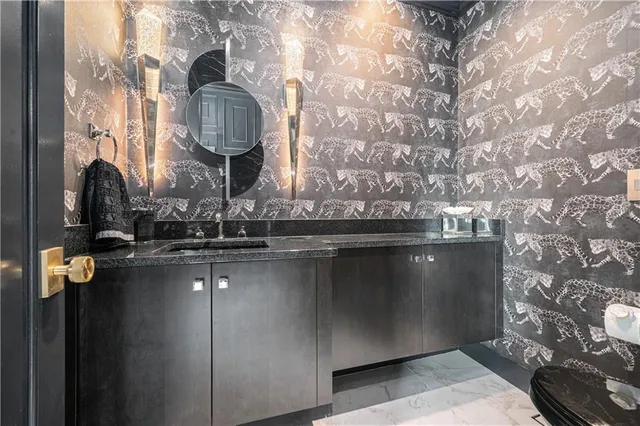 $2,000,000 | 4 East 51st Street, Kansas City, MO 64112