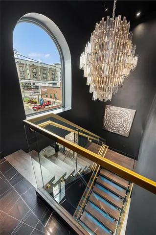 $2,000,000 | 4 East 51st Street, Kansas City, MO 64112