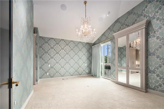 $2,000,000 | 4 East 51st Street, Kansas City, MO 64112