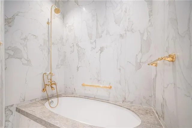 $2,000,000 | 4 East 51st Street, Kansas City, MO 64112