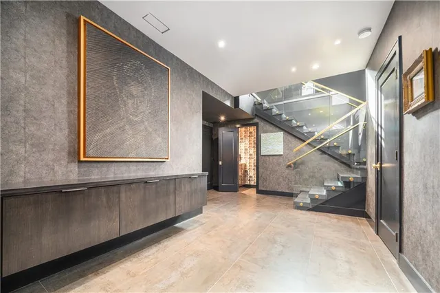 $2,000,000 | 4 East 51st Street, Kansas City, MO 64112