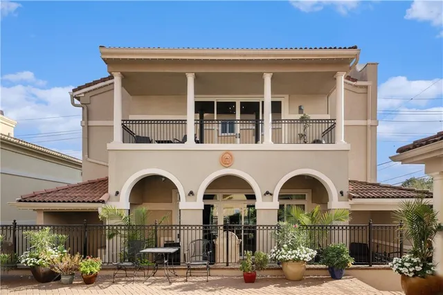 $2,000,000 | 4 East 51st Street, Kansas City, MO 64112