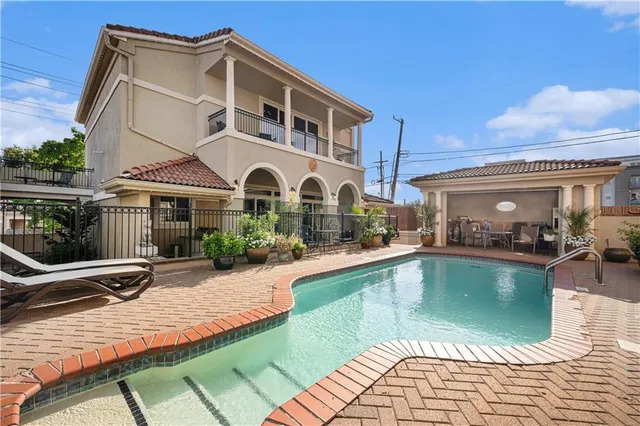 $2,000,000 | 4 East 51st Street, Kansas City, MO 64112