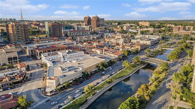 $2,000,000 | 4 East 51st Street, Kansas City, MO 64112