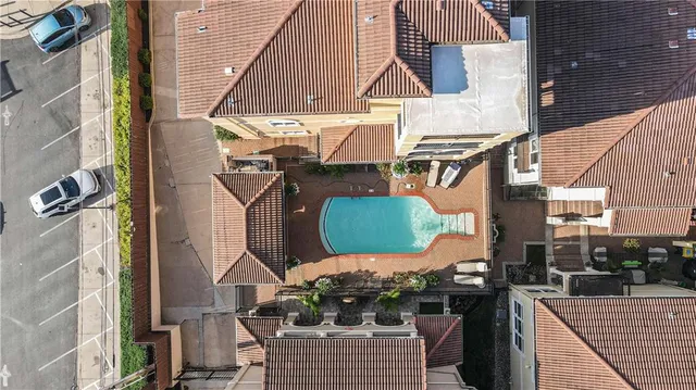 $2,000,000 | 4 East 51st Street, Kansas City, MO 64112