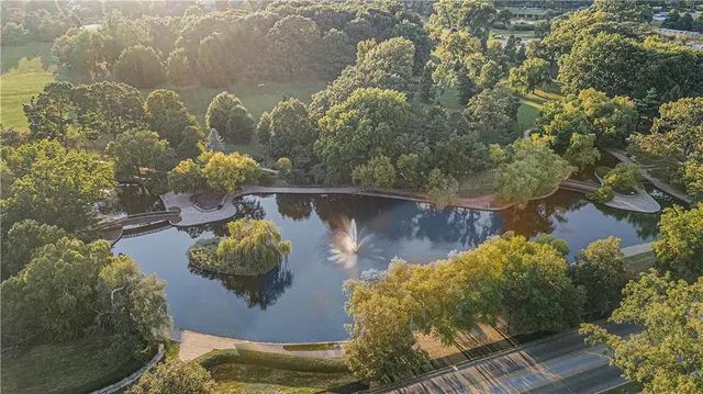 $2,000,000 | 4 East 51st Street, Kansas City, MO 64112