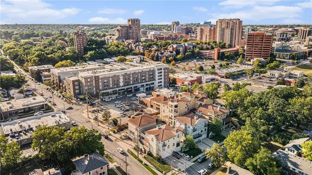 $2,000,000 | 4 East 51st Street, Kansas City, MO 64112