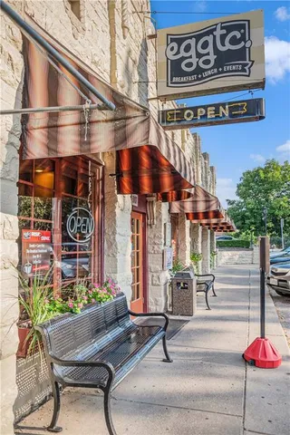 $2,000,000 | 4 East 51st Street, Kansas City, MO 64112