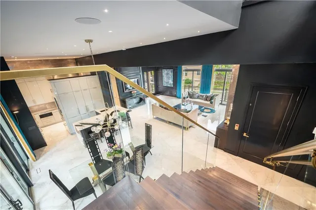 $2,000,000 | 4 East 51st Street, Kansas City, MO 64112