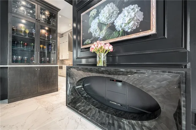 $2,000,000 | 4 East 51st Street, Kansas City, MO 64112