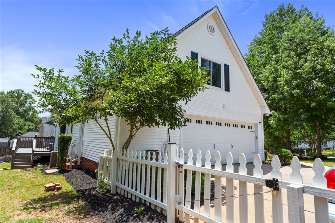 15057 Beacon Ridge Drive Seneca, SC 29678 - Photo 6 of 40 Gallery Image 6