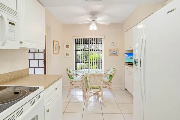 $255,000 | 5121 Oakhill Lane, Unit 416, Delray Beach, FL 33484