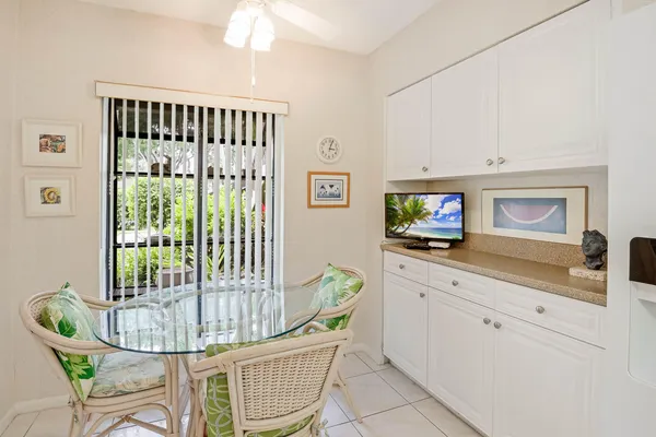 $255,000 | 5121 Oakhill Lane, Unit 416, Delray Beach, FL 33484