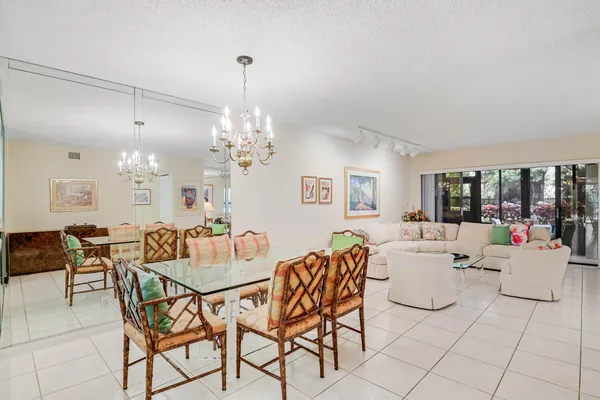 $255,000 | 5121 Oakhill Lane, Unit 416, Delray Beach, FL 33484