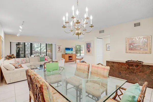 $255,000 | 5121 Oakhill Lane, Unit 416, Delray Beach, FL 33484