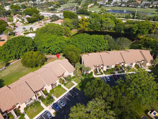 $255,000 | 5121 Oakhill Lane, Unit 416, Delray Beach, FL 33484