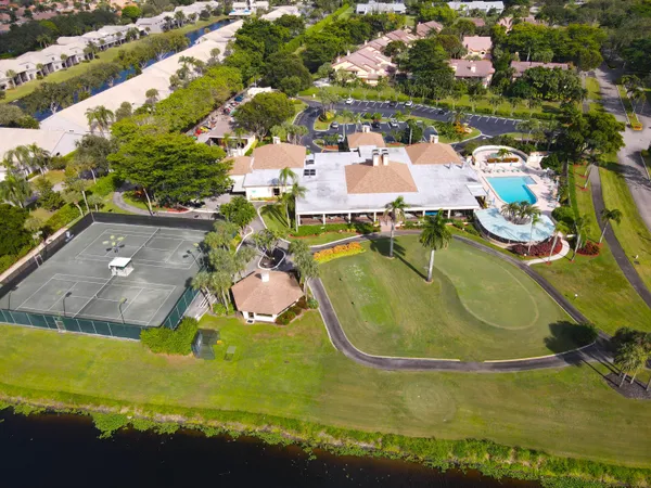 $255,000 | 5121 Oakhill Lane, Unit 416, Delray Beach, FL 33484