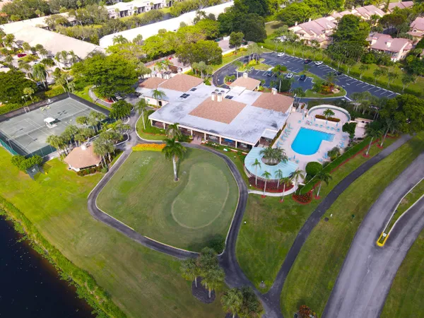 $255,000 | 5121 Oakhill Lane, Unit 416, Delray Beach, FL 33484