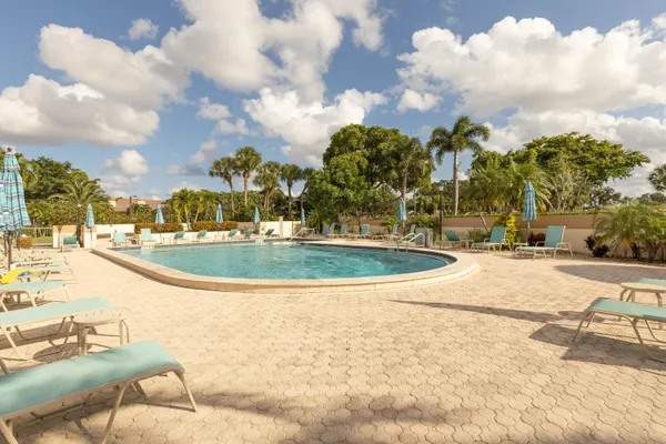 $255,000 | 5121 Oakhill Lane, Unit 416, Delray Beach, FL 33484