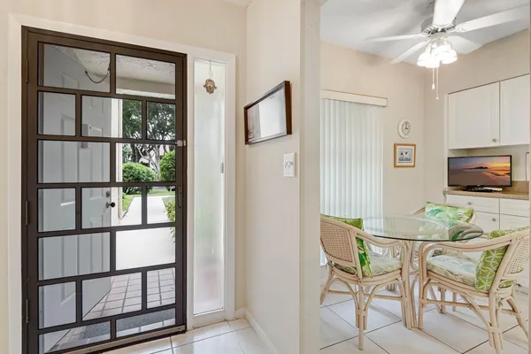 $255,000 | 5121 Oakhill Lane, Unit 416, Delray Beach, FL 33484
