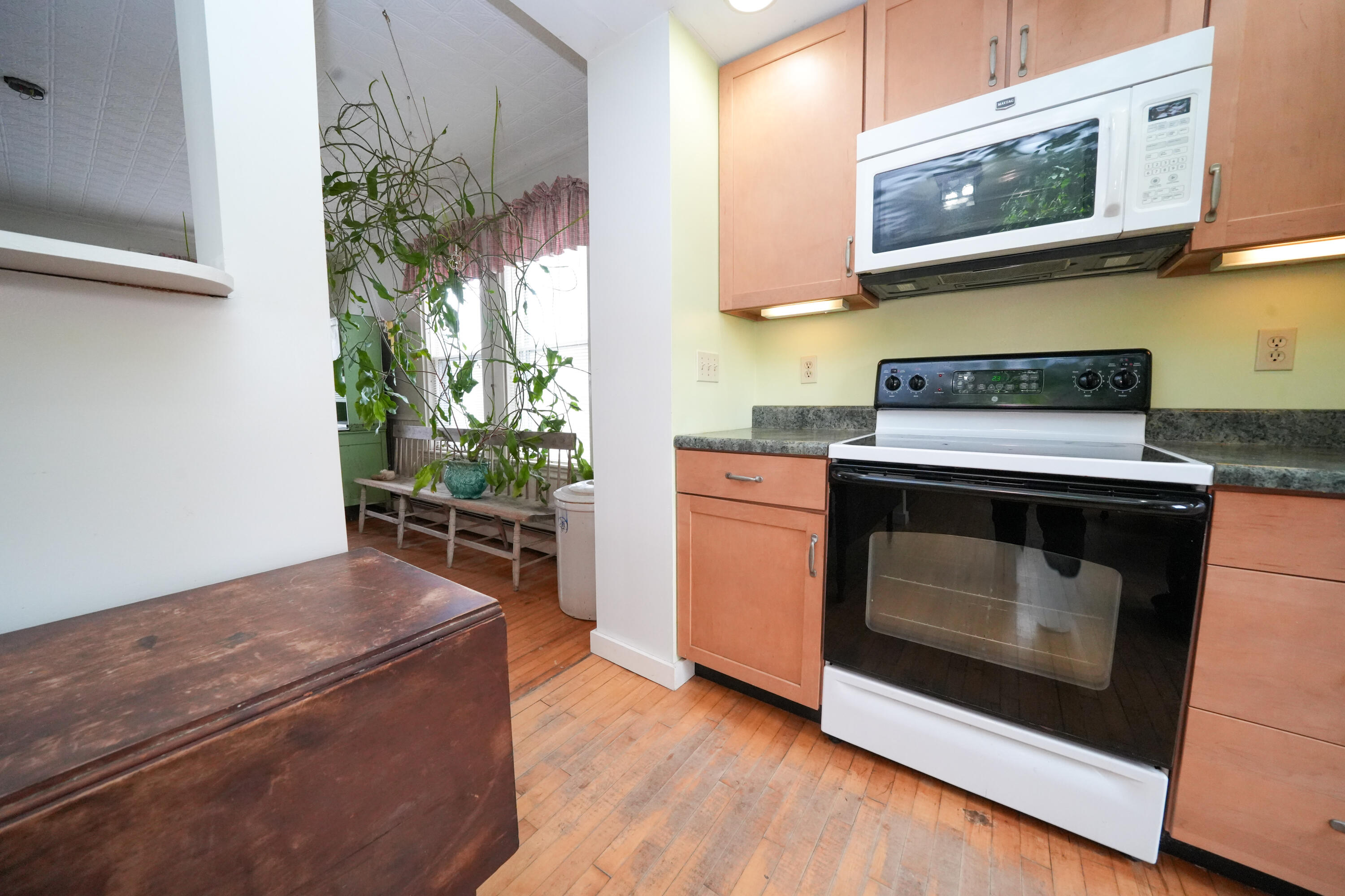59 Wing Street Bangor, ME 04401 - Photo 10 of 29 Kitchen