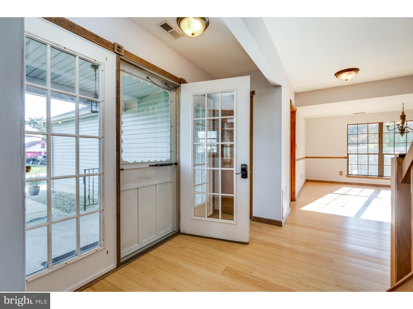 3 Blue Grass Road Clementon, NJ 08021 - Photo 2 of 25 Foyer