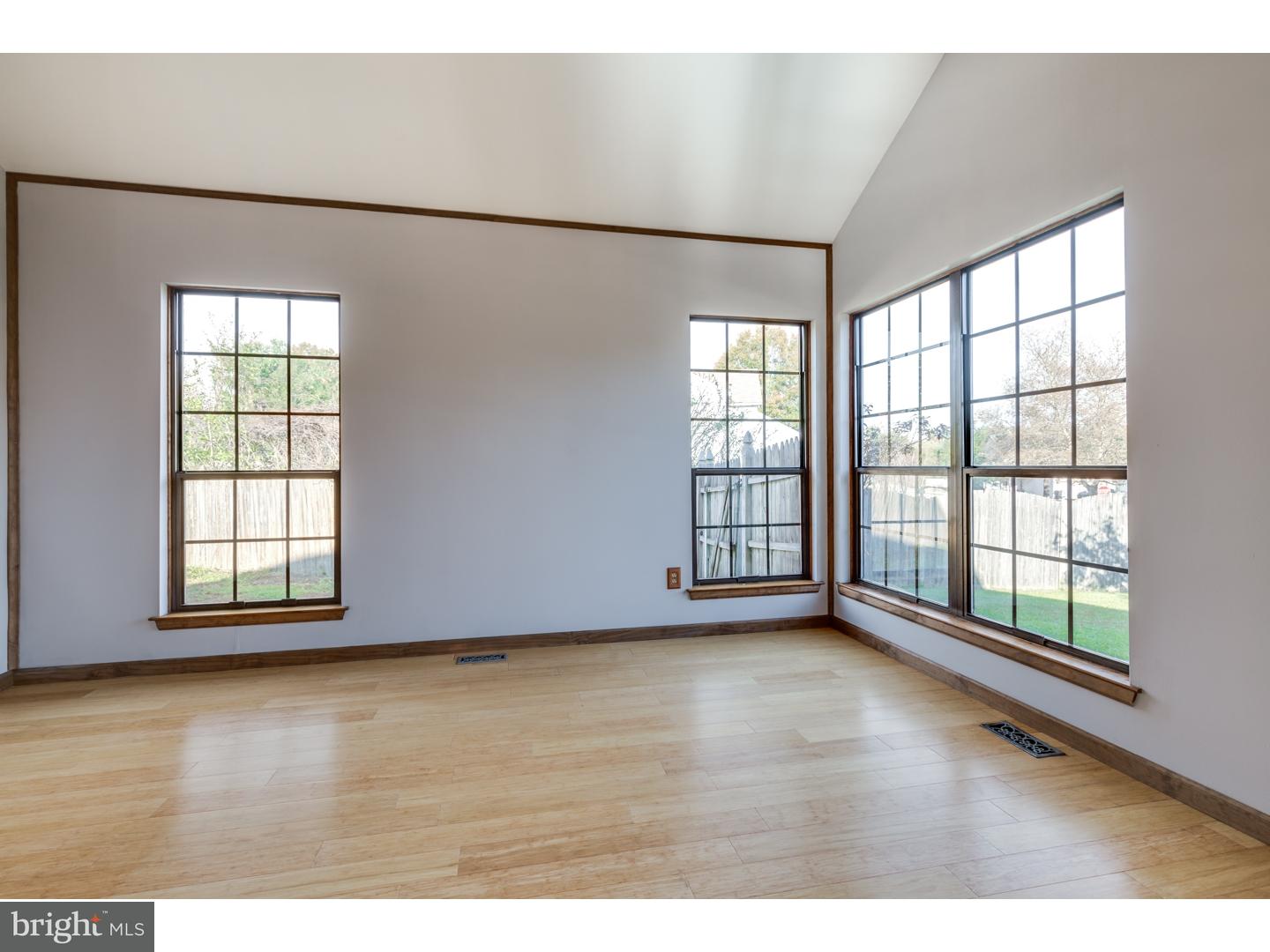 3 Blue Grass Road Clementon, NJ 08021 - Photo 3 of 25 Living Room