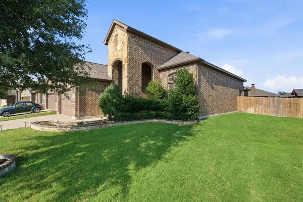 $360,000 | 10816 Abbeyglen Court, Fort Worth, TX 76052