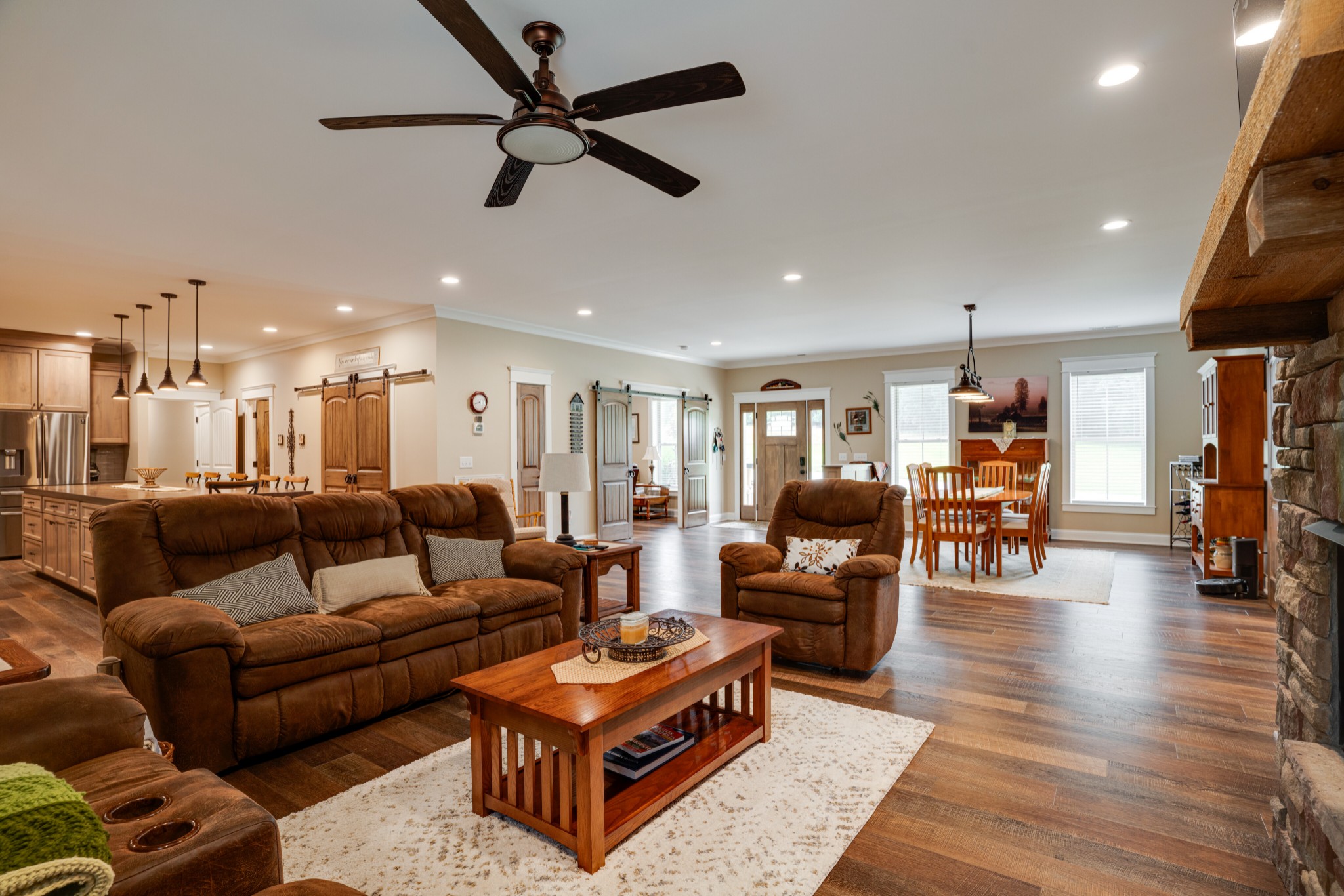 4454 Clarence Murphy Road Springfield, TN 37172 - Photo 8 of 44 a living room with furniture and wooden floor