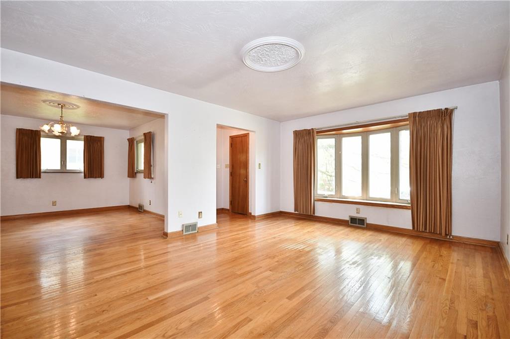1245 Varner Road Pittsburgh, PA 15227 - Photo 5 of 25 Gallery Image 5