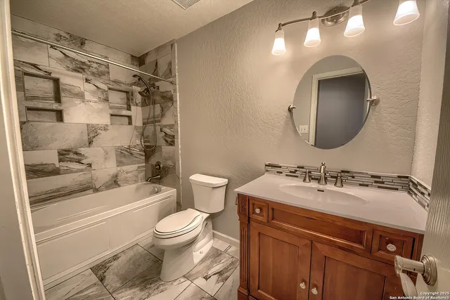 $1,900 | 132 Wistoria Court, Cibolo, TX 78108