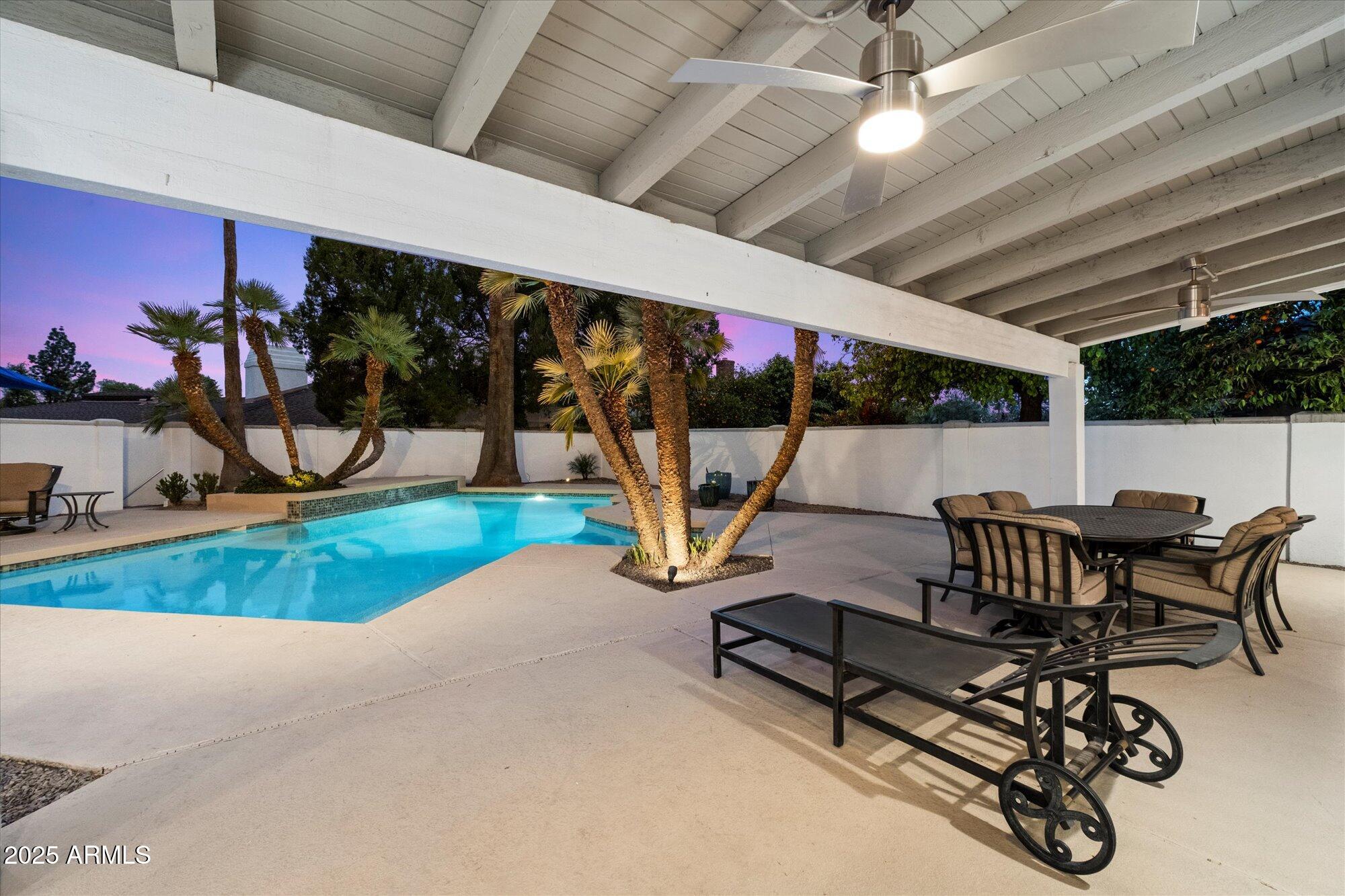 25 West Frier Drive Phoenix, AZ 85021 - Photo 33 of 43 a swimming pool with outdoor seating and yard