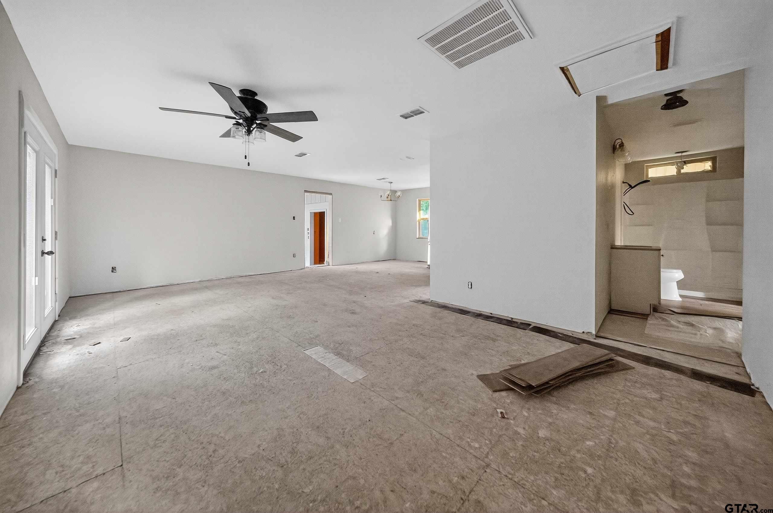 295 County Road 3540 Hawkins, TX 75765 - Photo 4 of 31