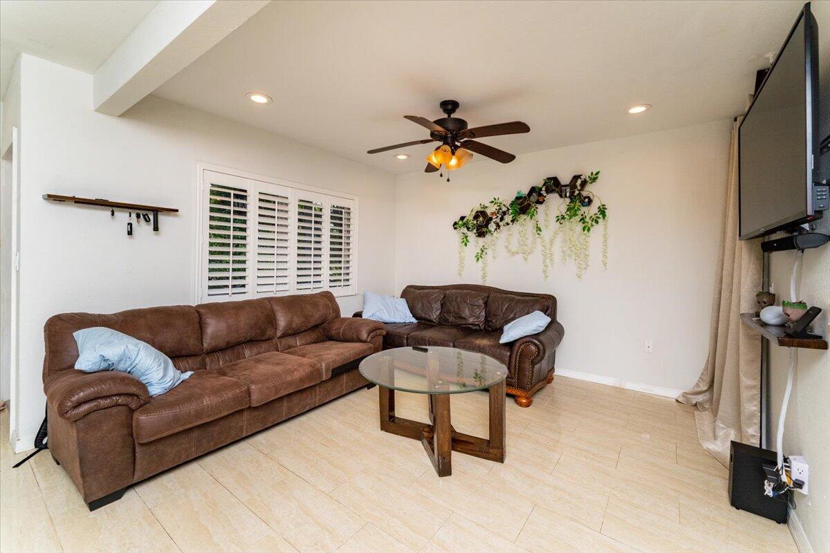 646 West Weatherbee Road Fort Pierce, FL 34982 - Photo 5 of 48 10-Weatherbee-0109